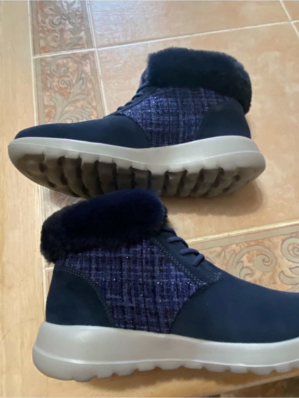 Skechers slip on boot